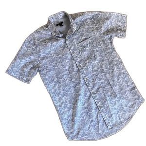Short sleeve button‎ down